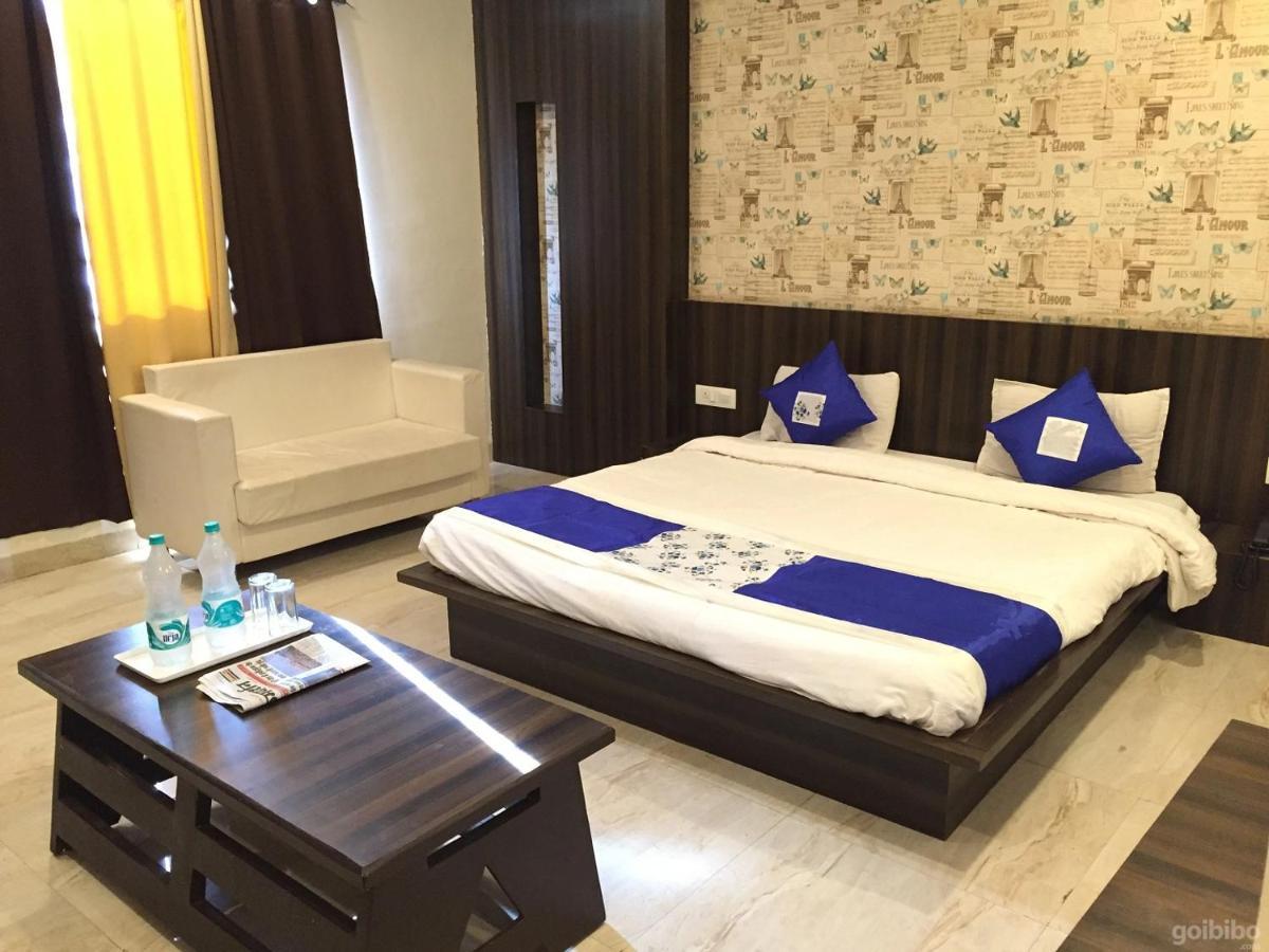 Hotel City Palace Ujjain Buitenkant foto