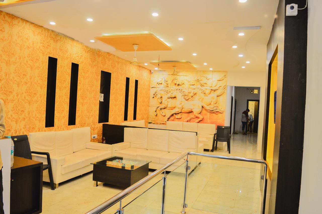Hotel City Palace Ujjain Buitenkant foto