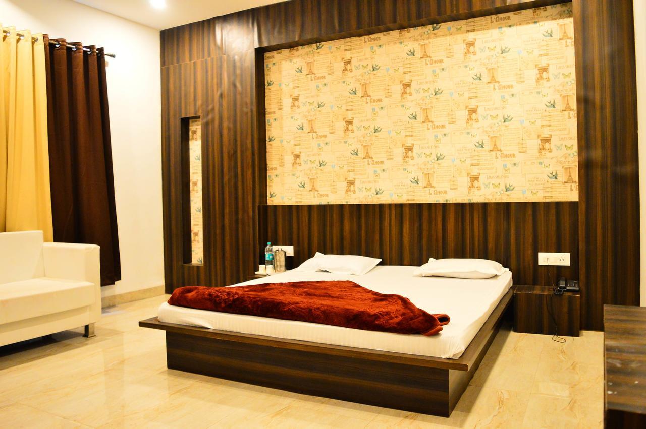 Hotel City Palace Ujjain Buitenkant foto
